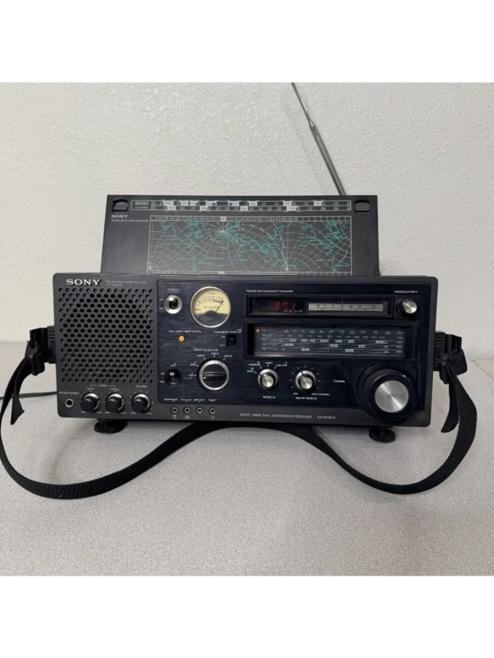 SONY Short Wave Dual Conversion Receiver ICF-6700W NICE Works GREAT See VIDEO